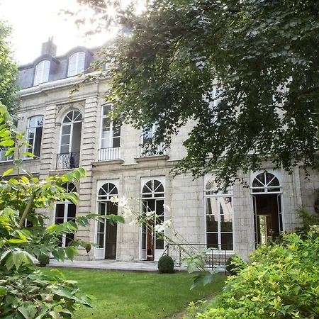 Clarance 5* Lille